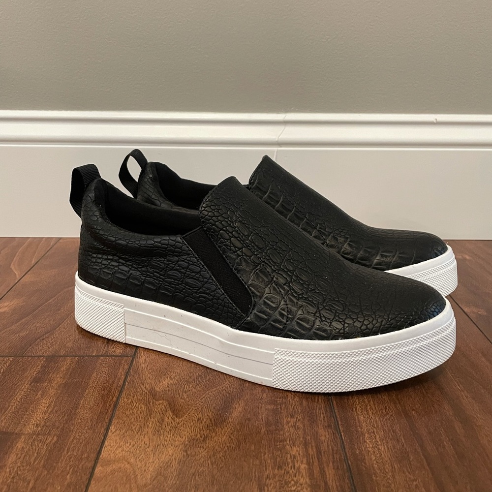 Lulu’s slip-on sneaker - Picture 2 of 7